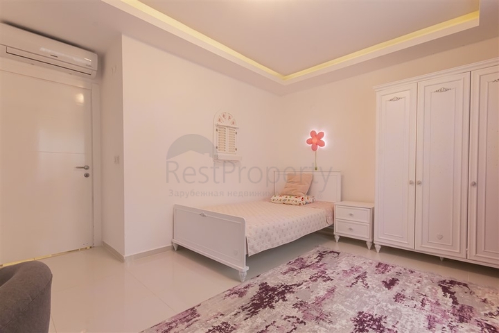 Villa 8+2 in Kargicak area 