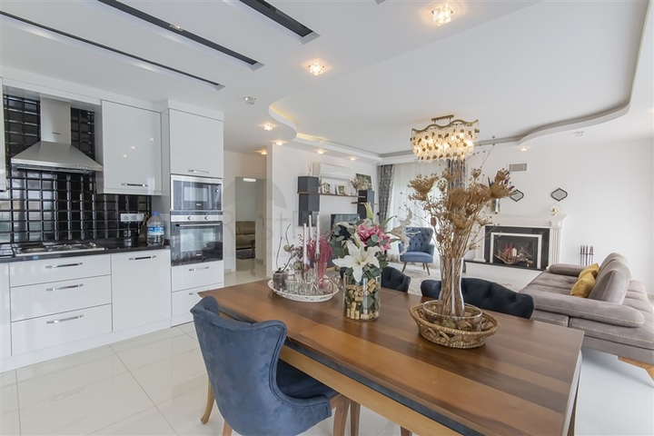 Villa 8+2 in Kargicak area 