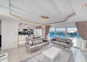 Villa 8+2 in Kargicak area 