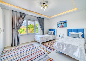 Villa 8+2 in Kargicak area 