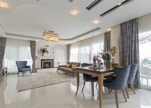 Villa 8+2 in Kargicak area 