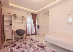 Villa 8+2 in Kargicak area 