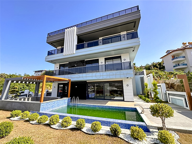 Magnificent villa in Kargicak area 