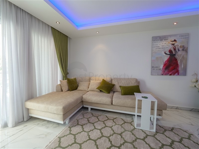 Cozy 1+1 apartment with its own terrace in the Oba area