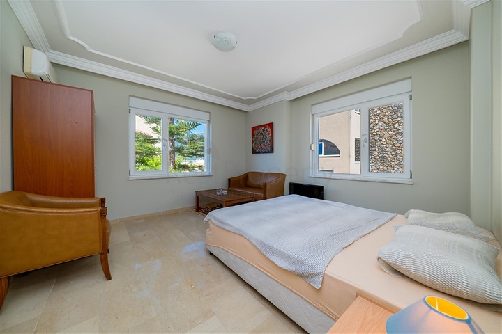 Villa with panoramic sea and mountain views