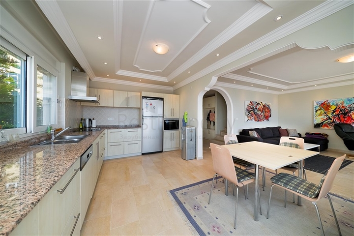 Villa with panoramic sea and mountain views