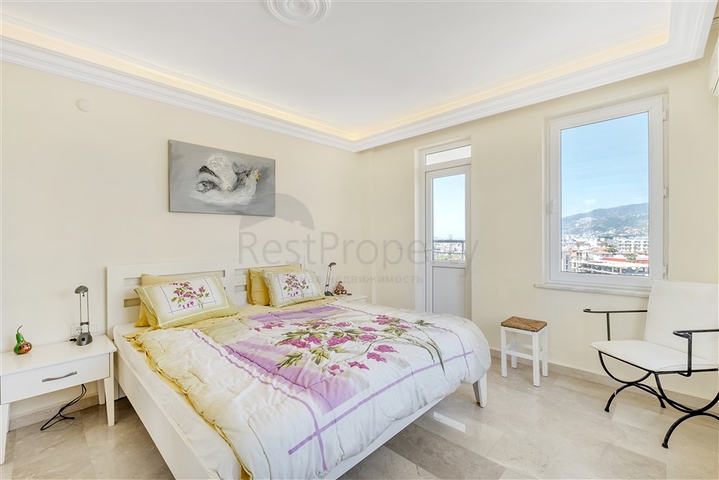 Spacious penthouse in the Oba area