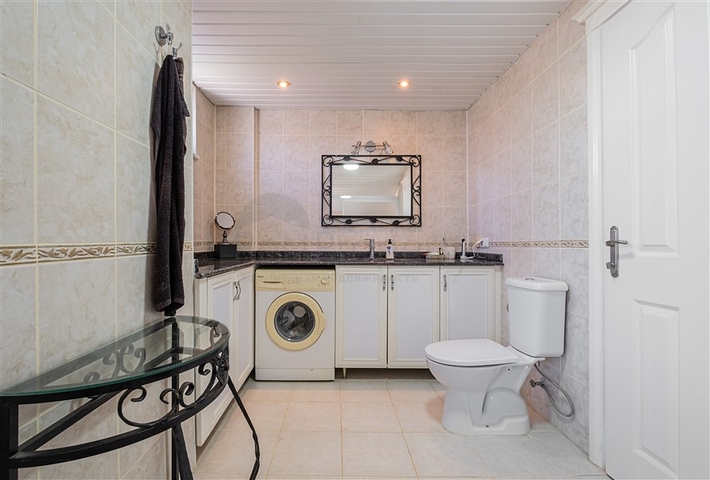 Spacious penthouse in the Oba area