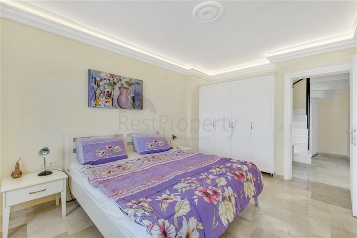 Spacious penthouse in the Oba area