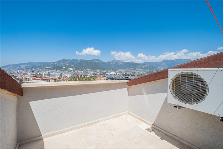 Spacious penthouse in the Oba area