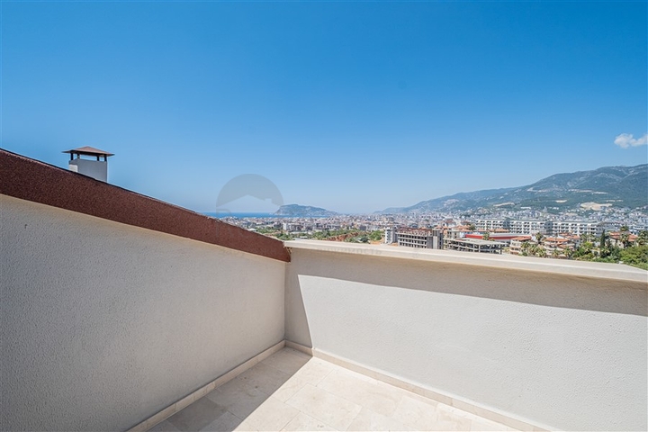 Spacious penthouse in the Oba area