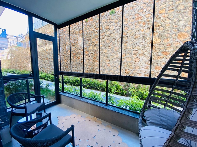 A unique 1+1 apartment with access to the garden