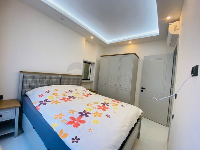 A unique 1+1 apartment with access to the garden