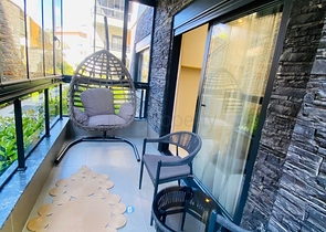 A unique 1+1 apartment with access to the garden