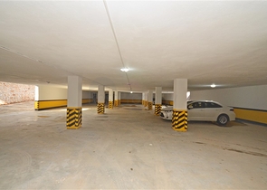 A unique 1+1 apartment with access to the garden