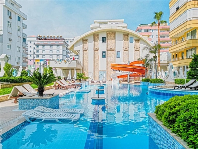 Cozy apartment for sale in a residential complex by the sea in Mahmutlar