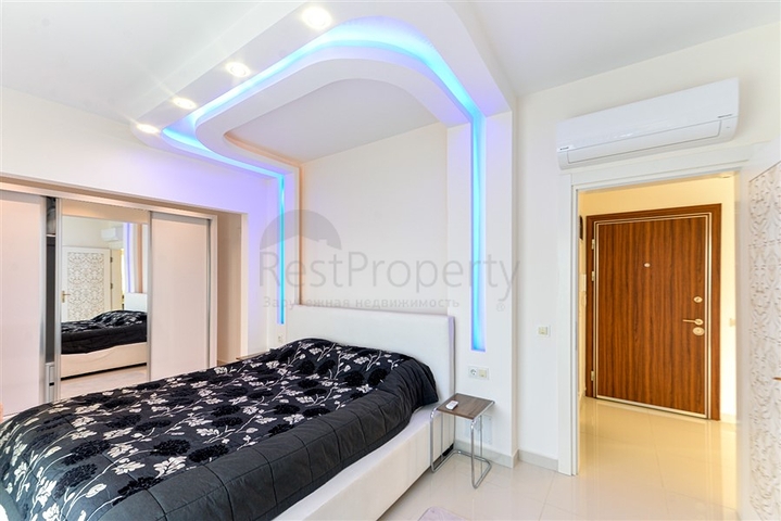 Cozy apartment for sale in a residential complex by the sea in Mahmutlar