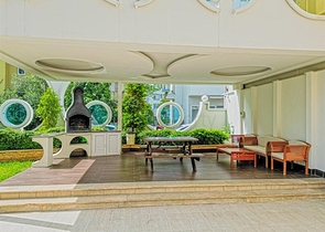 Cozy apartment for sale in a residential complex by the sea in Mahmutlar