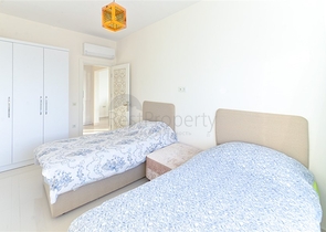 Cozy apartment for sale in a residential complex by the sea in Mahmutlar