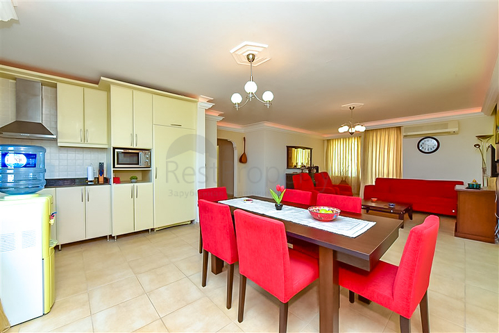 Cozy two-bedroom apartment with spectacular sea views