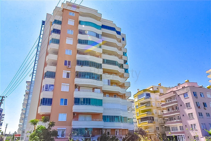 Cozy two-bedroom apartment with spectacular sea views