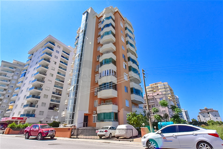 Cozy two-bedroom apartment with spectacular sea views