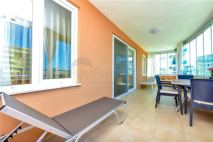 Cozy two-bedroom apartment with spectacular sea views