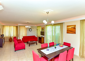 Cozy two-bedroom apartment with spectacular sea views