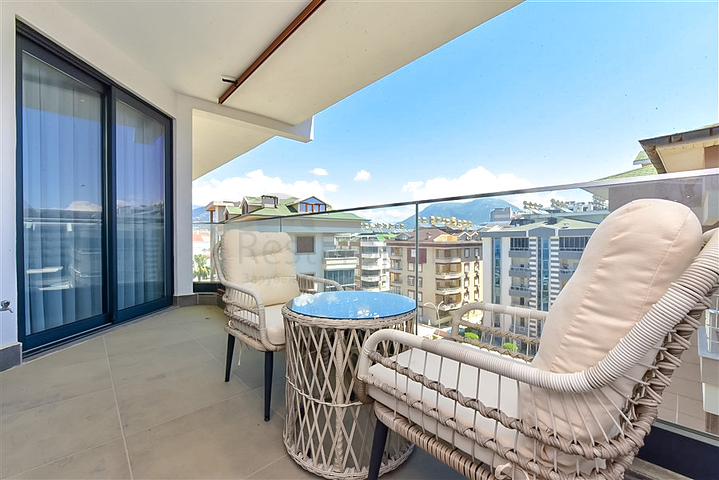 Luxury Penthouse on the first coastline in Both directions