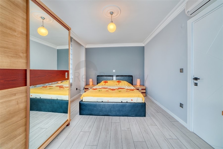 Spacious 4+1 apartment with furniture and appliances in a prestigious area of Ob