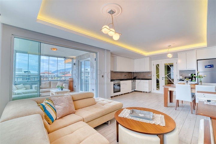 Spacious 4+1 apartment with furniture and appliances in a prestigious area of Ob