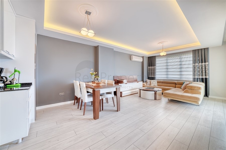 Spacious 4+1 apartment with furniture and appliances in a prestigious area of Ob