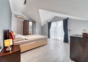 Spacious 4+1 apartment with furniture and appliances in a prestigious area of Ob