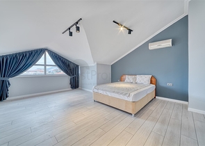 Spacious 4+1 apartment with furniture and appliances in a prestigious area of Ob