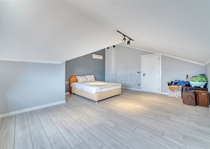 Spacious 4+1 apartment with furniture and appliances in a prestigious area of Ob