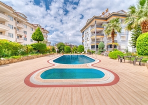 Spacious 4+1 apartment with furniture and appliances in a prestigious area of Ob