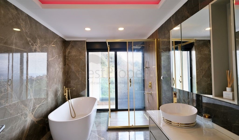 Luxury 5+1 villa with spectacular views