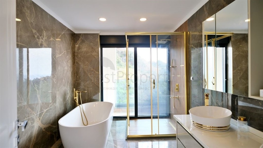 Luxury 5+1 villa with spectacular views