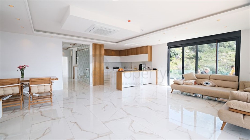 Luxury 5+1 villa with spectacular views