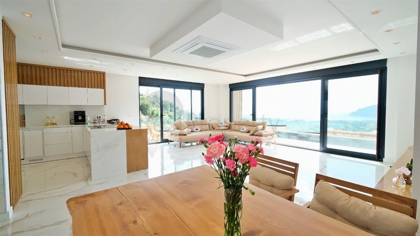 Luxury 5+1 villa with spectacular views