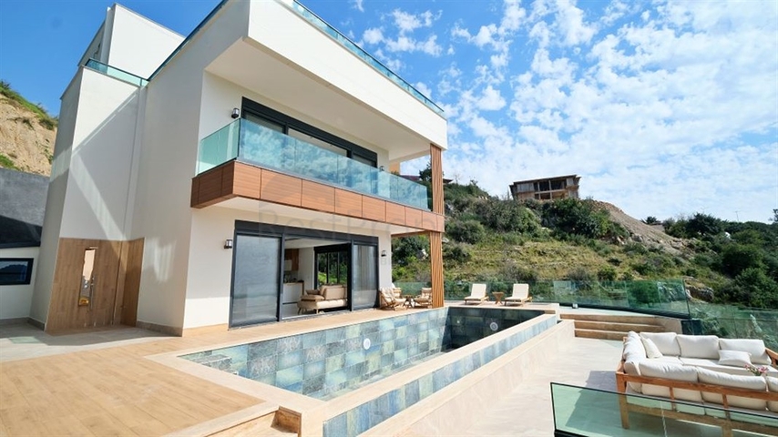 Luxury 5+1 villa with spectacular views