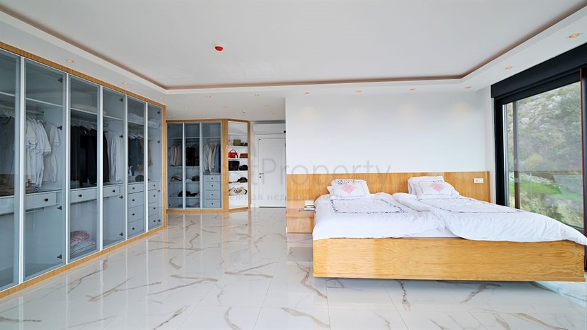 Luxury 5+1 villa with spectacular views