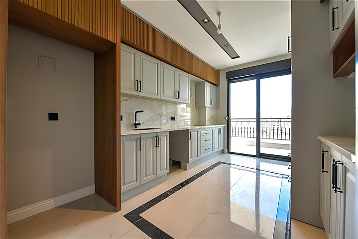 Bright and spacious apartment in a modern residential complex in Oba district