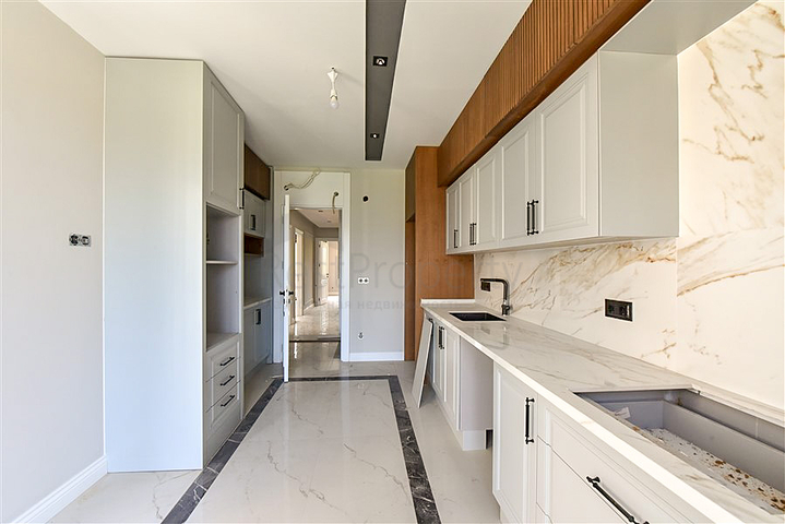 Spacious 4+1 apartment in an excellent location in Oba/Alanya