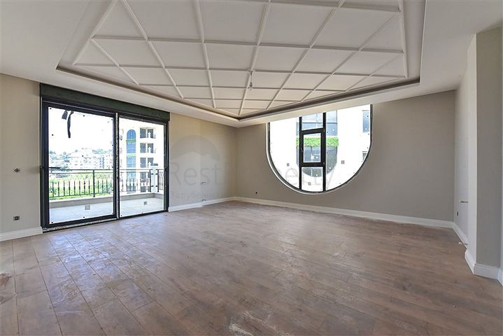 Spacious 4+1 apartment in an excellent location in Oba/Alanya