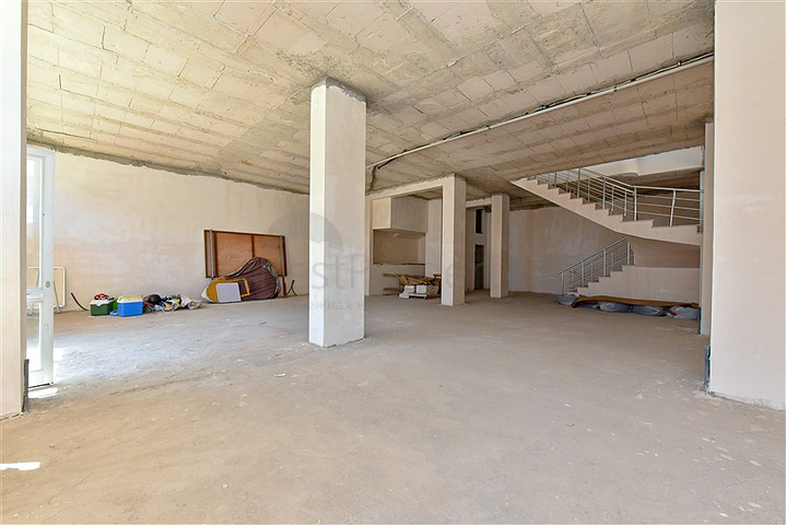 Commercial premises in the Oba area