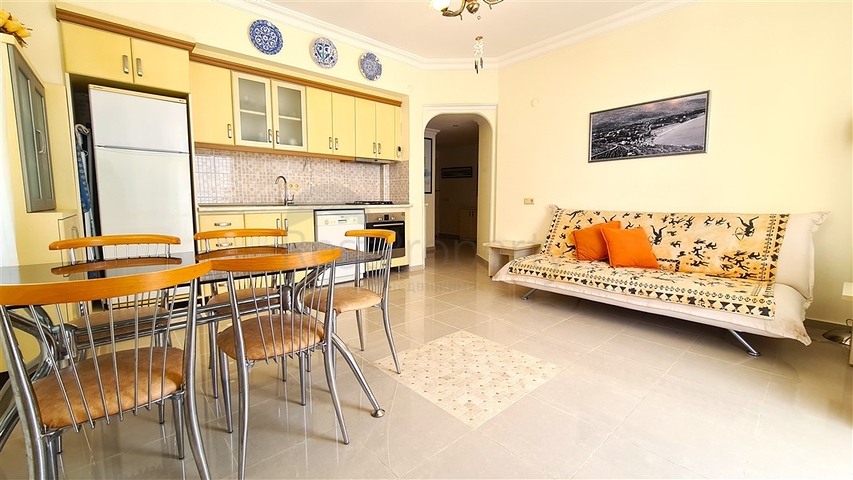1+1 large apartment in the center of Alanya