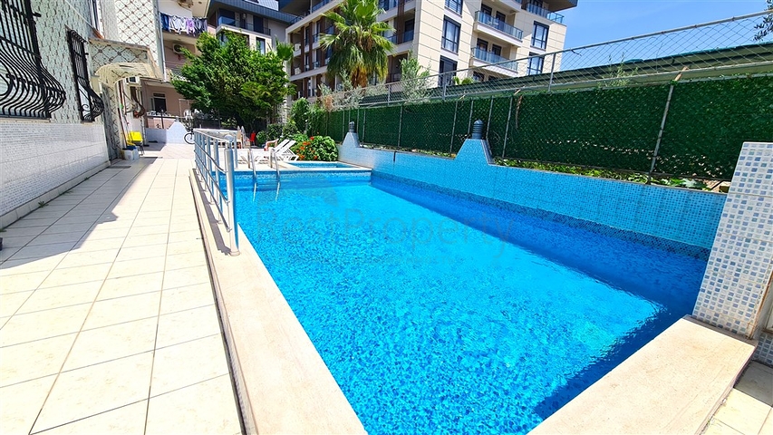 1+1 large apartment in the center of Alanya