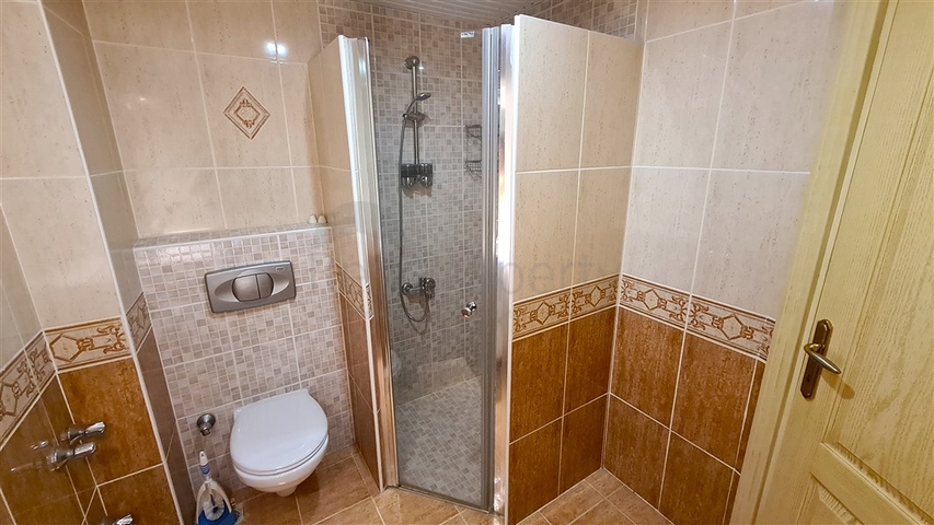 1+1 large apartment in the center of Alanya