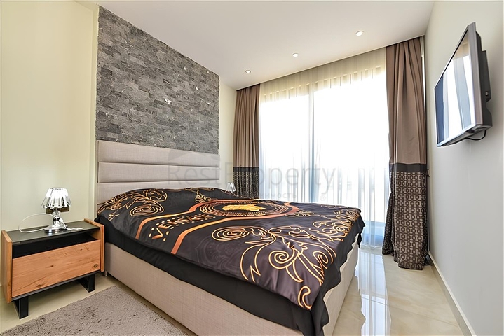 2+1 apartment on the first coastline in Mahmutlar